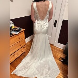 ALYCE Paris 7021 Bridal/Wedding 
Plunging Neckline
Simple Mermaid Dress